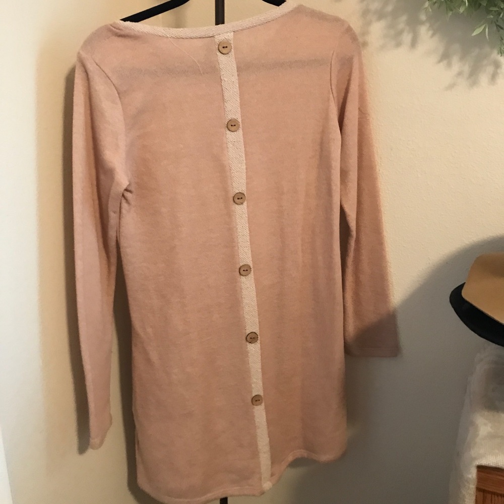 Women’s Top - Picture 2 of 2